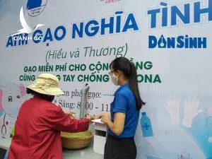 Sau Ghen Covid, đến ATM Gạo, Việt Nam làm thế giới ngạc nhiên và cảm phục