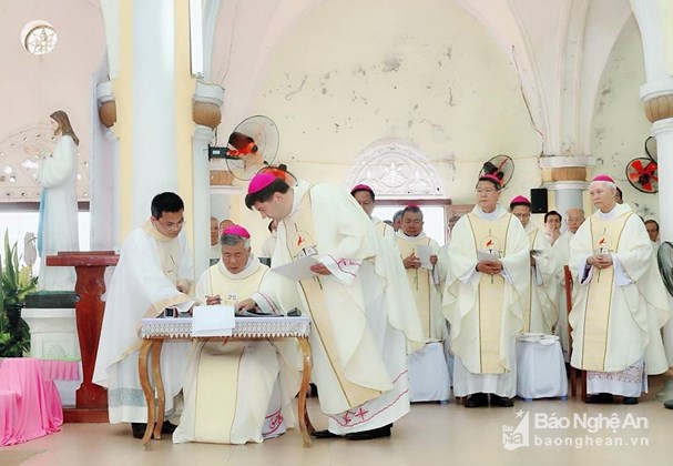 Tân Giám mục giáo phận Vinh: Người công giáo góp sức xây dựng quê hương đất nước ngày một giàu đẹp