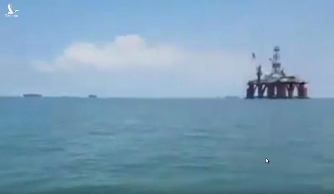 28 tàu Trung Quốc đang xâm phạm vùng đặc quyền kinh tế của Việt Nam