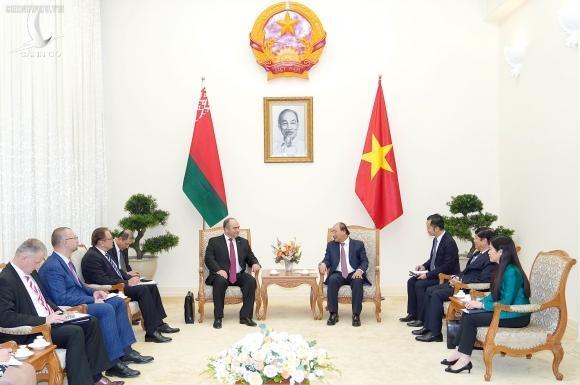Thủ tướng hoan nghênh các đề xuất hợp tác kinh tế của Belarus với Việt Nam