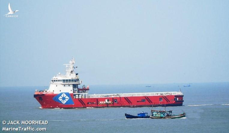 Trung Quốc điều tàu áp sát bờ biển Phan Rang và giàn khoan Việt Nam
