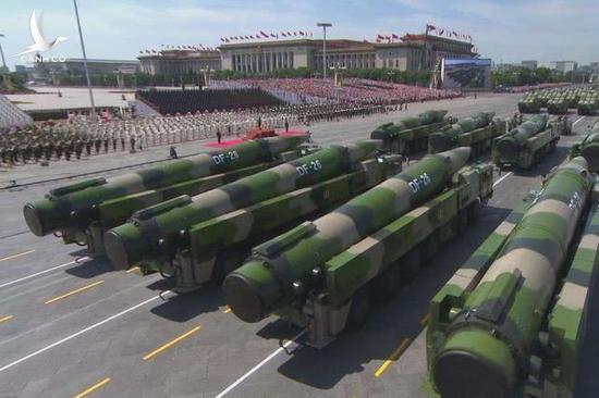Trung Quốc ‘khoe’ vũ khí mạnh nhất so găng Nga, Mỹ