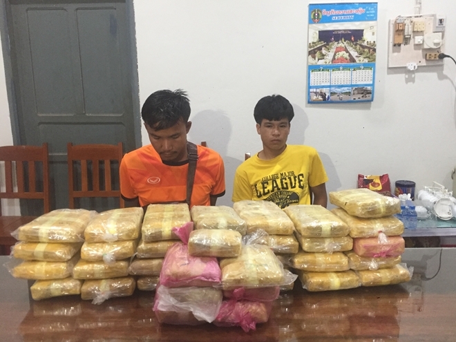 Vận chuyển gần 220.000 viên ma túy tổng hợp qua biên giới Việt - Lào