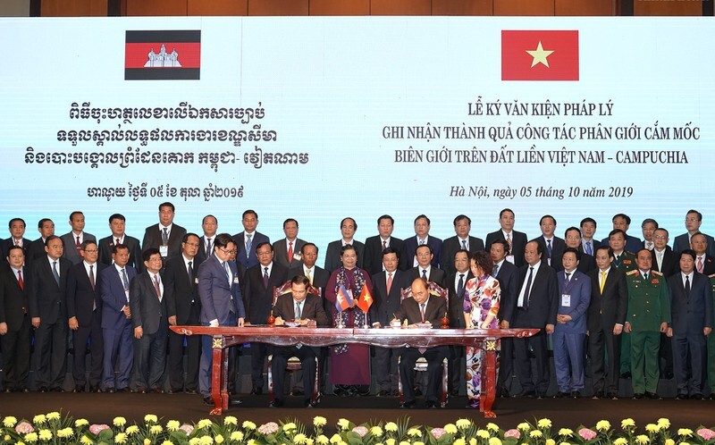 Việt Nam-Campuchia hợp tác hữu nghị phân định rõ “bờ cõi, núi sông”
