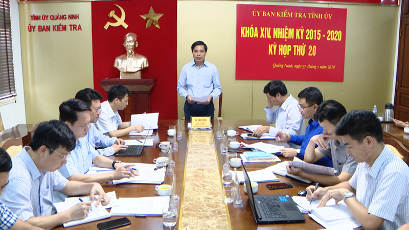 Yêu cầu xử lý kỷ luật Phó Chủ tịch huyện Vân Đồn, Quảng Ninh