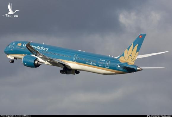 ‘Phi công chiếc Boeing 787 của Vietnam Airlines đã lúng túng’