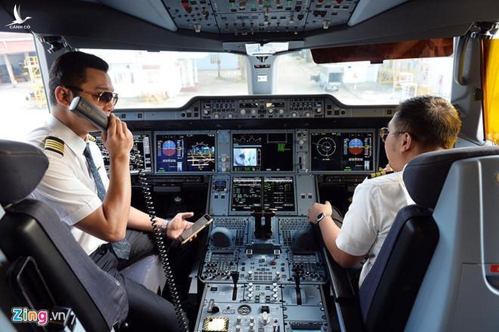 ‘Phi công chiếc Boeing 787 của Vietnam Airlines đã lúng túng’